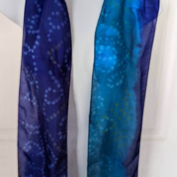 4 Silk Scarves, one price - Picture 5 of 5